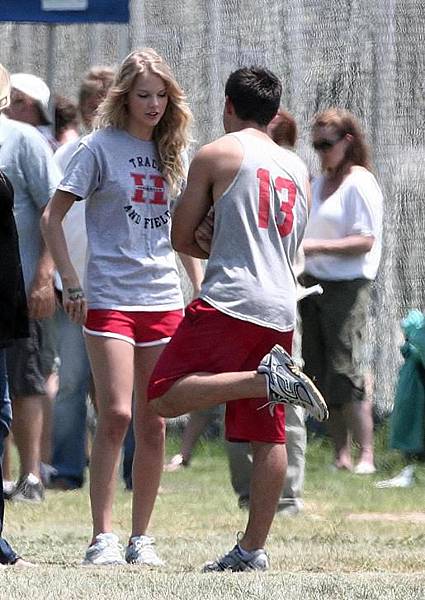 20090730-Taylor Lautner Set Valentine's Day-28.JPG