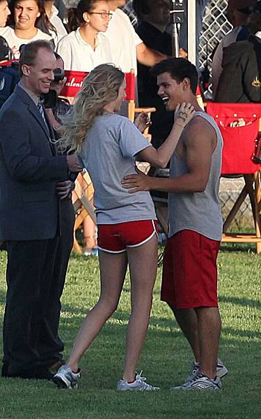 20090730-Taylor Lautner Taylor Swift Set-31.jpg