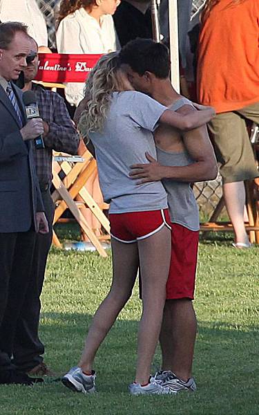 20090730-Taylor Lautner Taylor Swift Set-32.jpg