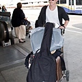 20090803-Xavier Samuel arrived to Vancouver-01.jpg