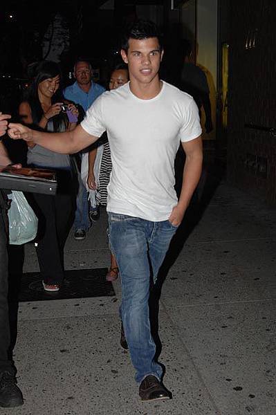 20090806-Taylor out for dinner -05.jpg