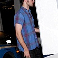 20090807-Rob Leaving Chateau Marmont-01.JPG