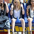 20090802-Dakota Fanning & friends at the Santa Monica Pier-07.JPG