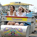 20090802-Dakota Fanning & friends at the Santa Monica Pier-11.JPG