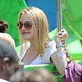 20090802-Dakota Fanning & friends at the Santa Monica Pier-12.JPG