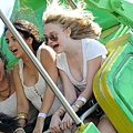 20090802-Dakota Fanning & friends at the Santa Monica Pier-13.JPG