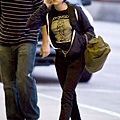 20090810-KStew Leaving LAX-02.JPG