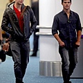 20080811-Taylor Lautner & Kellan Lutz  in Vancouver-06.JPG