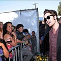 20090809-Robert and fans at the TCA-02.jpg