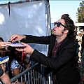 20090809-Robert and fans at the TCA-07.jpg