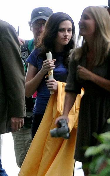 20090828-Kristen films the graduation scene in  Eclipse-05.jpg