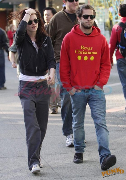 20090425-kristen-Michael Angarano In Vancouver-07