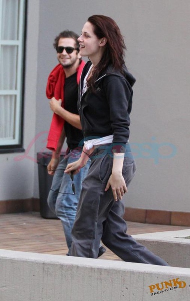 20090425-kristen-Michael Angarano In Vancouver-22