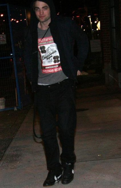 20090502-Rob at Sam Bradley Concert -02.jpg