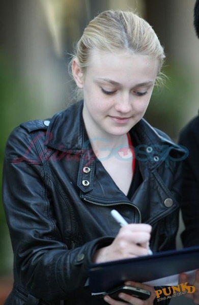 20090512-lainey gossip Dakota Fanning(Jane).jpg