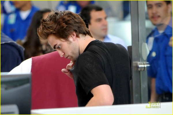 20090601-Rob in LAX-09.jpg