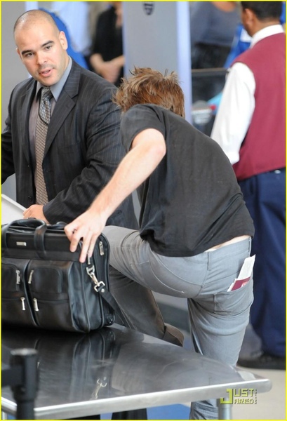 20090601-Rob in LAX-10.jpg