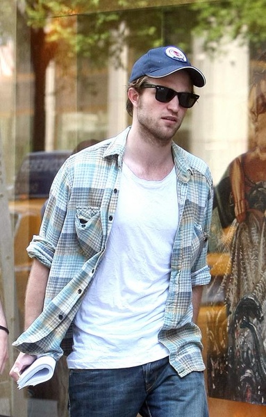 20090607-Rob &  Tom Sturridge in NY-03.jpg