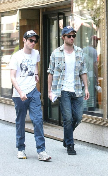 20090607-Rob &  Tom Sturridge in NY-06.jpg