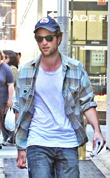 20090607-Rob &  Tom Sturridge in NY-13.jpg