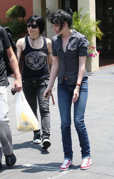 20090616-Kristen-20(& Joan Jett ).jpg