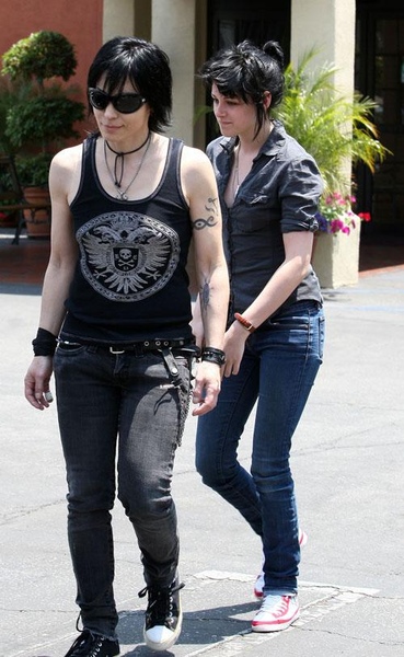 20090616-Kristen-23(& Joan Jett ).jpg