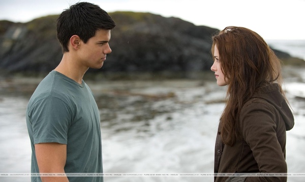 New Moon  Stills-32.jpg