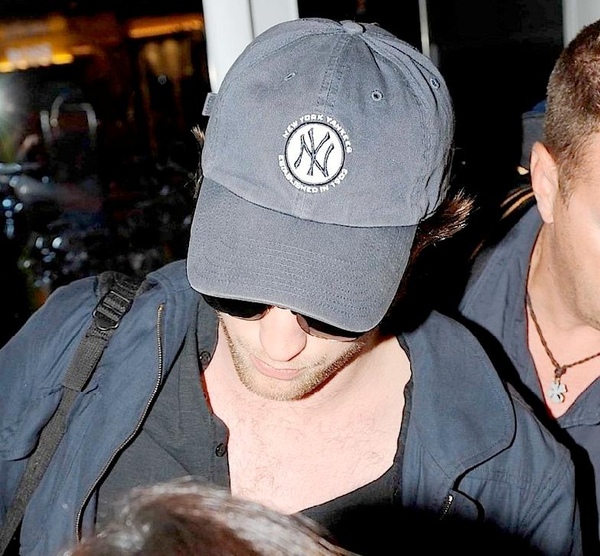 20090726-Rob in JFK-03.JPG