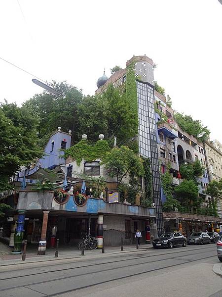 奧地利:造形獨特公共住宅--百水公寓(Hundertwass