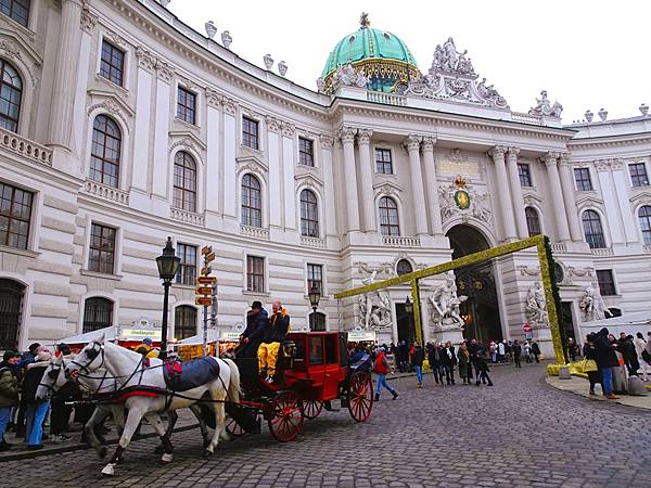 奧捷聖誕市集冬之旅:奧地利--維也納市政廳聖誕市集.霍夫堡皇