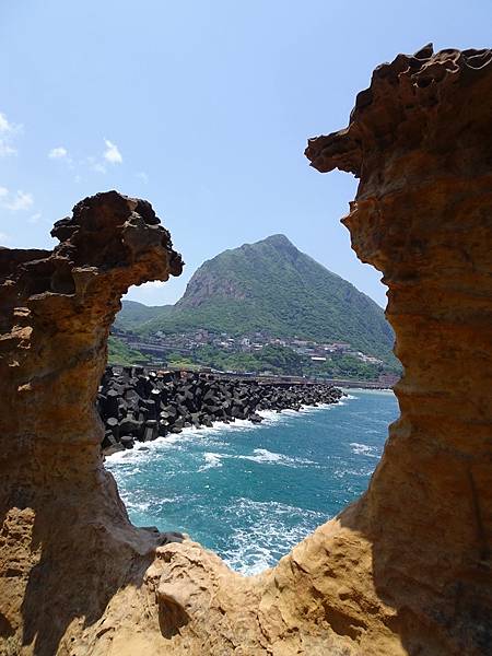 水湳洞一日遊:大野狼與小綿羊岩.趴睡狗狗岩.陰陽海.十三層遺