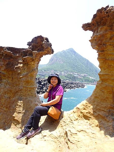 水湳洞一日遊:大野狼與小綿羊岩.趴睡狗狗岩.陰陽海.十三層遺