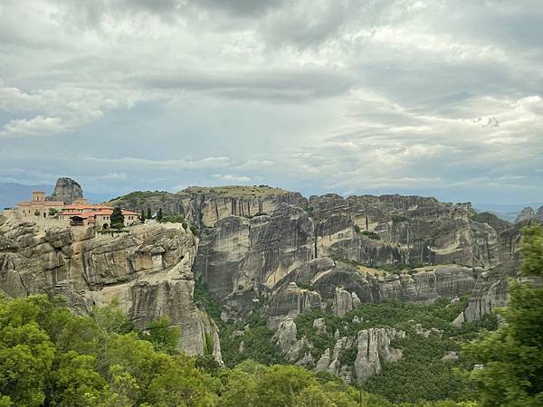 夢境勝地希臘旅遊:天空之城--邁提歐拉(Meteora)