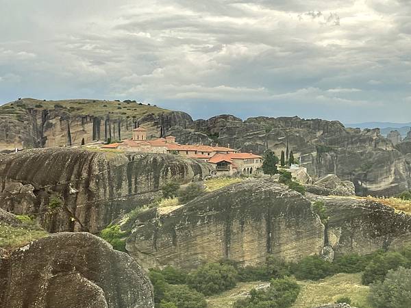 夢境勝地希臘旅遊:天空之城--邁提歐拉(Meteora)