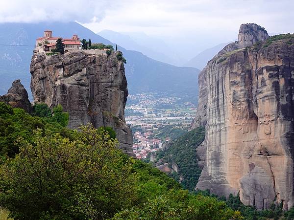 夢境勝地希臘旅遊:天空之城--邁提歐拉(Meteora)