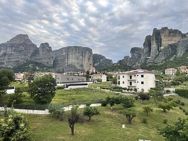 夢境勝地希臘旅遊:天空之城--邁提歐拉(Meteora)