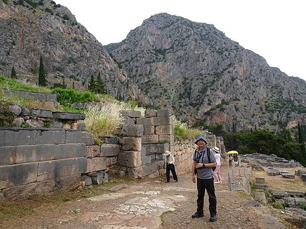 夢境勝地希臘旅遊:神話中的世界中心--德爾菲(Delphi)