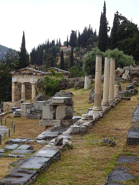 夢境勝地希臘旅遊:神話中的世界中心--德爾菲(Delphi)