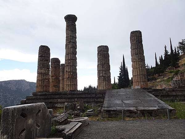 夢境勝地希臘旅遊:神話中的世界中心--德爾菲(Delphi)