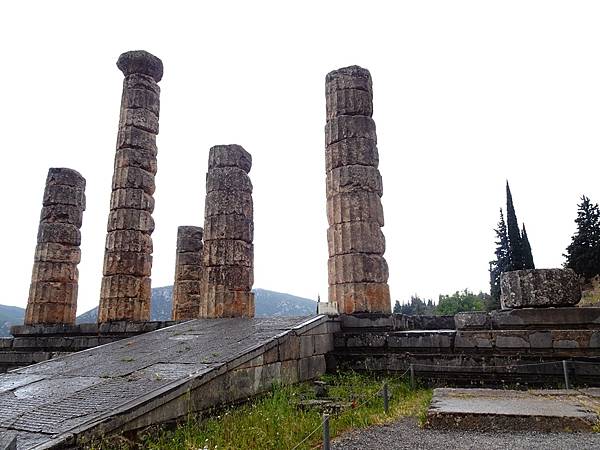夢境勝地希臘旅遊:神話中的世界中心--德爾菲(Delphi)