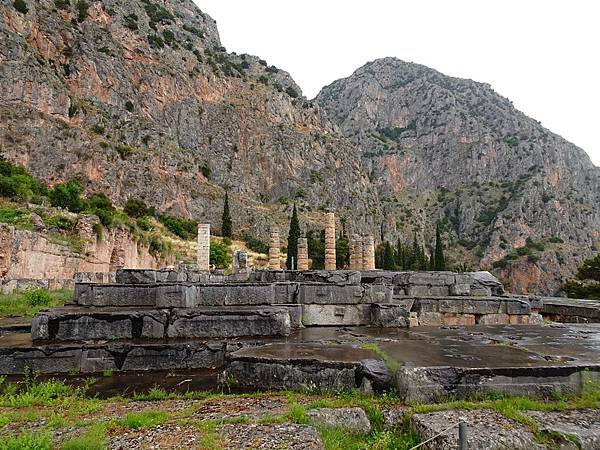 夢境勝地希臘旅遊:神話中的世界中心--德爾菲(Delphi)