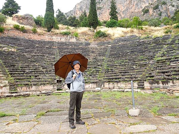 夢境勝地希臘旅遊:神話中的世界中心--德爾菲(Delphi)