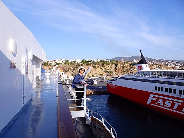 夢境勝地希臘旅遊:渡輪前往米克諾斯島(Mykonos).造訪