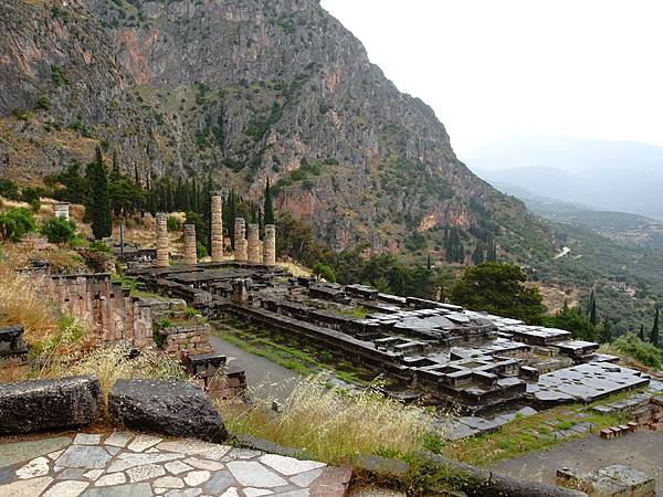 夢境勝地希臘旅遊:神話中的世界中心--德爾菲(Delphi)