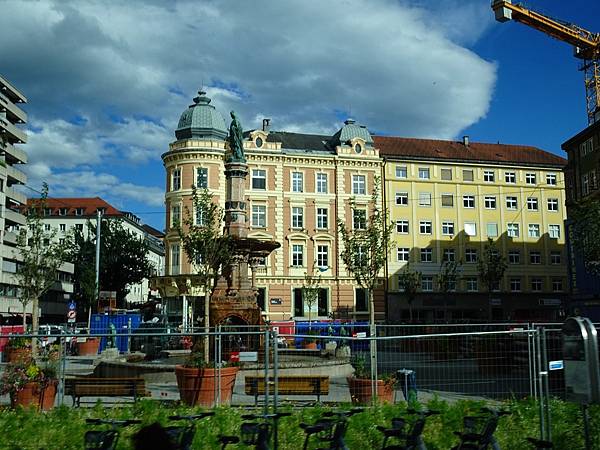 多洛米蒂健行之旅:奧地利因斯布魯克(Innsbruck)老城