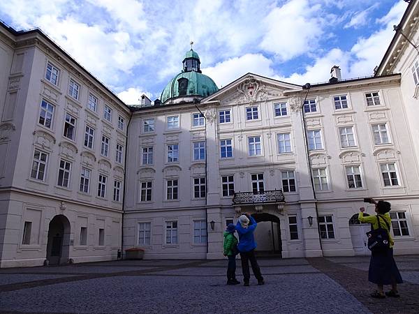 多洛米蒂健行之旅:奧地利因斯布魯克(Innsbruck)老城