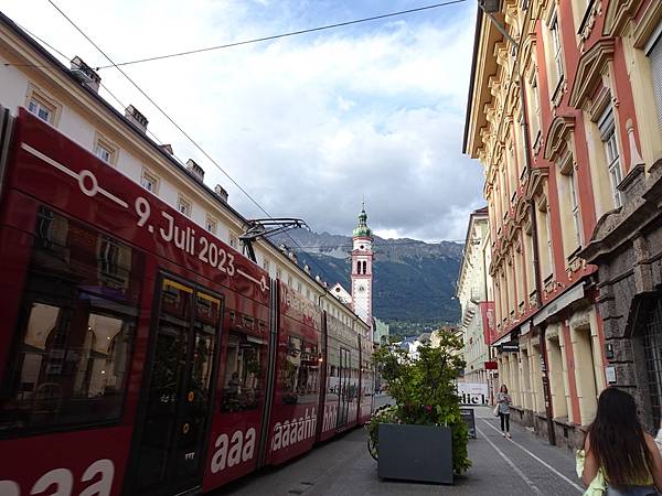 多洛米蒂健行之旅:奧地利因斯布魯克(Innsbruck)老城