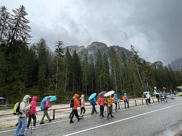 多洛米蒂健行之旅:義大利布萊埃斯湖(Lago di Brai