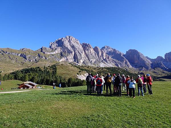 多洛米蒂健行之旅:義大利加爾代納山谷綠野遊蹤--Col Ra