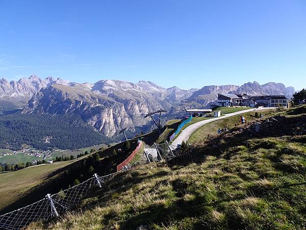 多洛米蒂健行之旅:義大利加爾代納山谷綠野遊蹤--錢皮諾伊(C